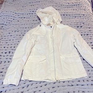 White lands and rain jackets with a liner. Great condition fits perfectly.